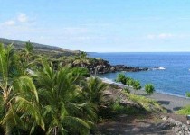 [Image: Ocean Views Beach Below a Little Peace of Heaven]