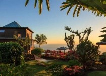 [Image: Elegant Polynesian Kona Coffee Estate in Heart of Holualoa-Walk to Town!]