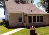 [Image: Three Bedroom Cottage on Beautiful Shawano Lake]