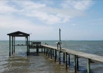 [Image: Waterfront Cottage Beautiful View of Cape Lookout Lighthouse]