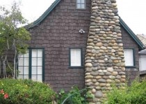 [Image: Best Deal in La Jolla! Adorable Cottage 1/2 Block from Beach.]