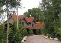 [Image: Across from Rio Grande Trail on Roaring Fork River. Walk to Downtown Aspe]