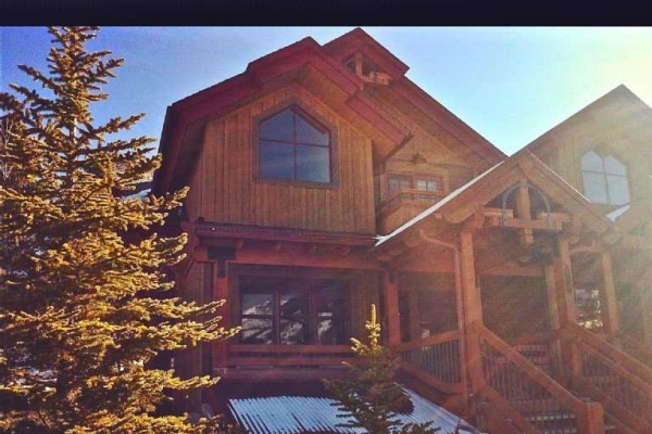 [Image: Luxury Townhouse in Breck!]