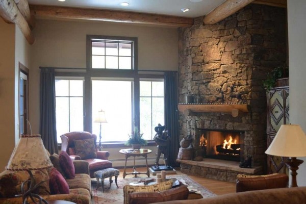 [Image: 4BR Platinum Rated Ski in/Ski Out Bear Paw Penthouse with Ritz Carlton Access!]