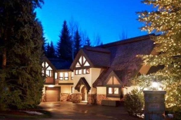 [Image: Pinesong Retreat in Beaver Creek with Five-Star Service]