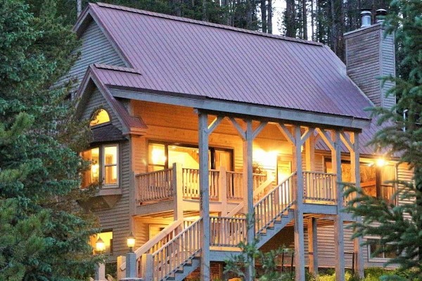 [Image: Stay Creekside: Private Mountain Home on Peak 6/7; Easy Access to Town &amp; Gondola]
