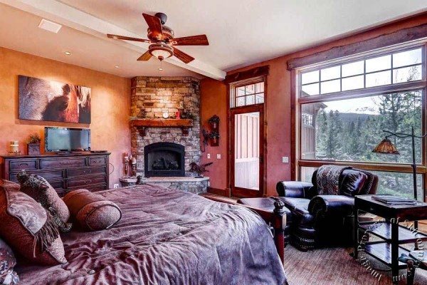 [Image: Welcome to the Mountain Hope Lodge! Luxury, Comfort, and a Little Bit Country]
