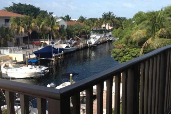 [Image: Diver &amp; Boater Friendly 2BR/2BA Canal-Front Key Largo Condo]