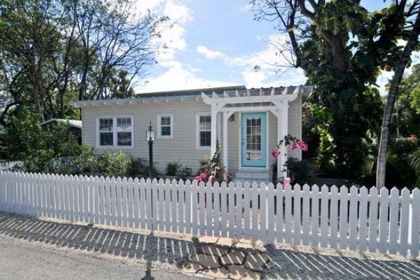 [Image: Adorable Bungalow in the Heart of Key Largo]