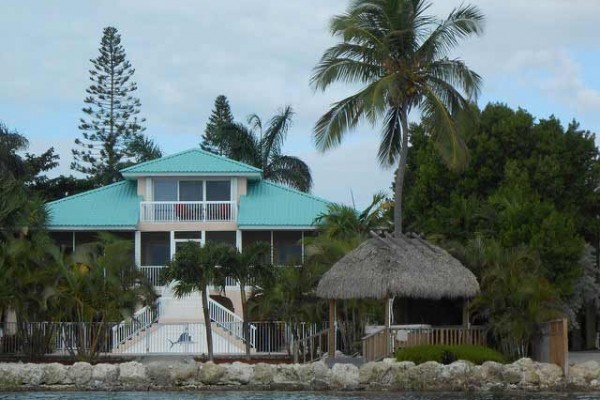 [Image: Oceanfront Home Adjacent to Pennecamp Coral Reef State Park]