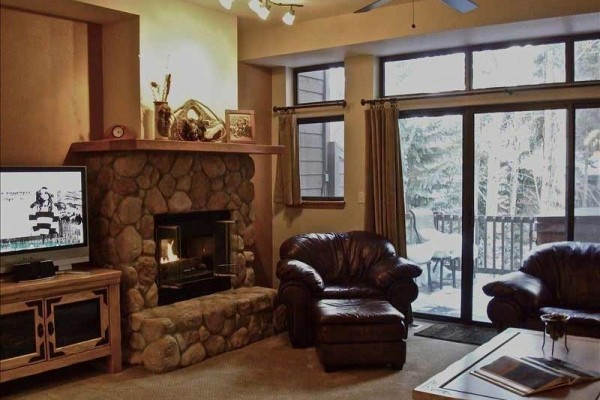 [Image: Beautiful 3 Level Townhome Has it All; Walk to Town &amp; Ski Lift]