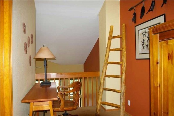 [Image: Newly Updated 3BR Village Point Townhome - Walk to Slopes/Town]