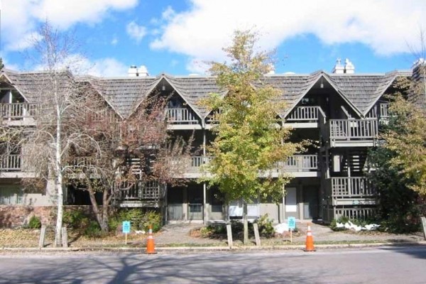 [Image: Aspen 'Cozy Respite' with Spectacular Views of Ajax Mountain]