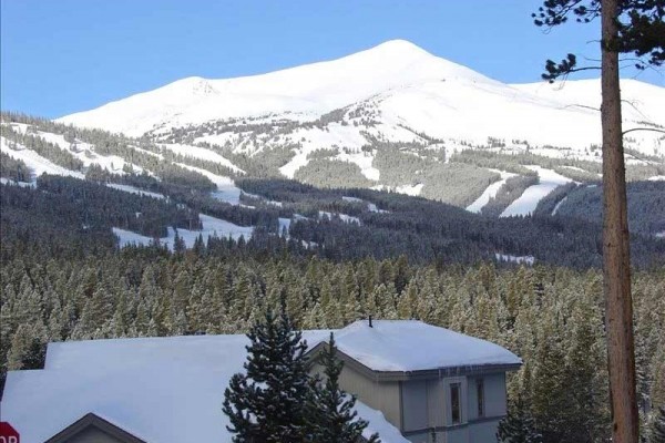 [Image: Luxurious Ski-In/Ski-Out Breck Condo - Great Rates]