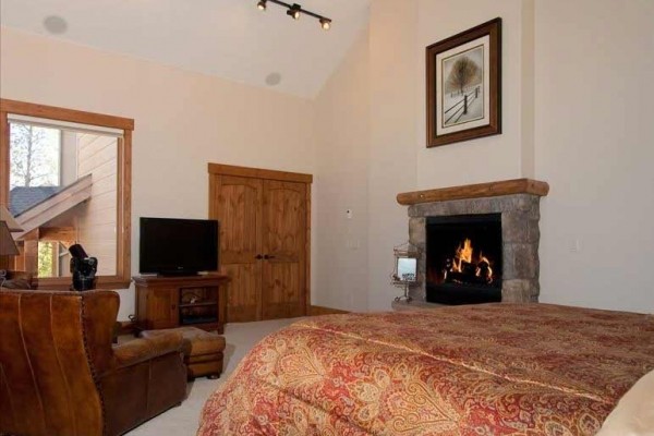 [Image: Large New Luxury 4BR/5BA Sleeps 16 -Avail Aug 20-31, Labor Day/Sept Discounts]