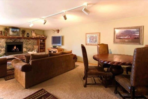 [Image: Gold King Lodge, 8 BR, Ski-in/Out, True Mountain Comfort]
