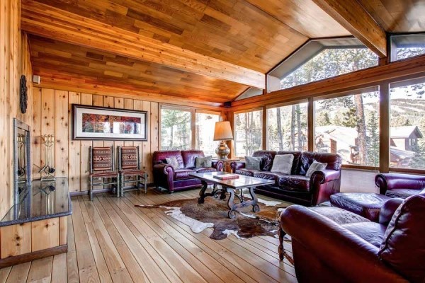 [Image: Lonestar Lodge 4-Bdrm Remodeled Luxury Home Views Breckenridge Lodging]