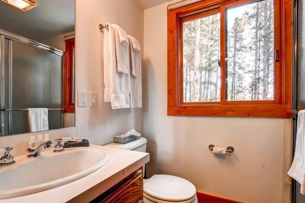 [Image: Pine Station House Remodeled 2012 Views Wifi Hot Tub Breckenridge Lodging]