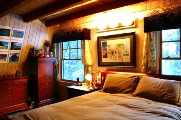[Image: Fabulous Chalet, in Town, Great Location, 2BR]