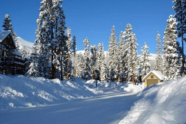 [Image: Luxury Home on Peak 8 in Breck-1/4 Mi from Lifts]