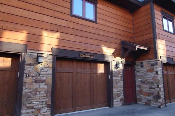 [Image: Beautiful Townhome, Pool Hot Tub Access, Wifi, *Special** 8/20-9/3 $139/nt Rate]