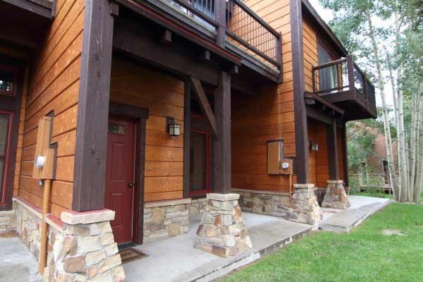 [Image: Beautiful Townhome, Pool Hot Tub Access, Wifi, *Special** 8/20-9/3 $139/nt Rate]