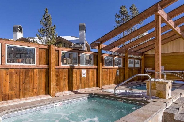 [Image: Ultimate Location &amp; Luxury: Completely Remodeled Ski in/Walk to Lift &amp; Main St.]