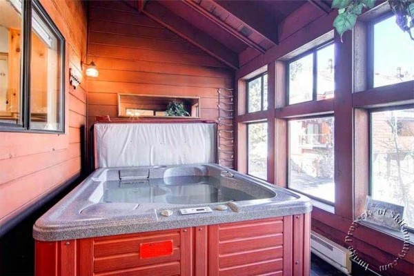[Image: Walk to the Snowflake Chairlift and Ski Home to This Deluxe Townhome W/Hot Tub]