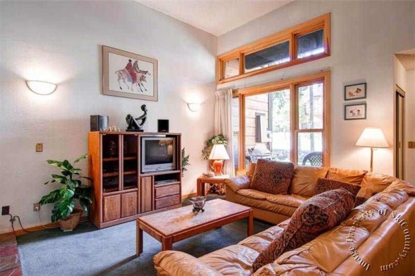 [Image: Spacious, Multi-Level Townhome. Ski-in on the Four O'Clock Trail, Walk to Town]