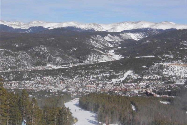 [Image: Newly Refurbished Ski-in Winterpoint Townhouse W/ Wireless Internet]