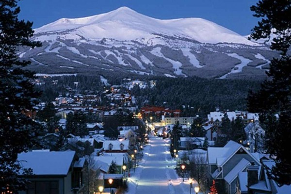 [Image: 5 Star Resort - Sleeps 8 (Dec 13-20), Ski in/Out, Unbelievable Views/Amenities]