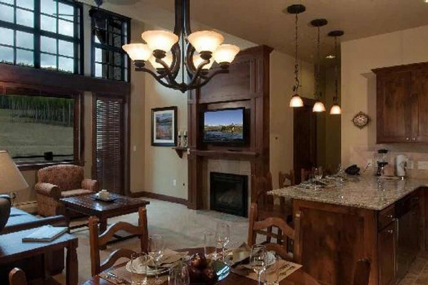 [Image: 5 Star Resort - Sleeps 8 (Dec 13-20), Ski in/Out, Unbelievable Views/Amenities]