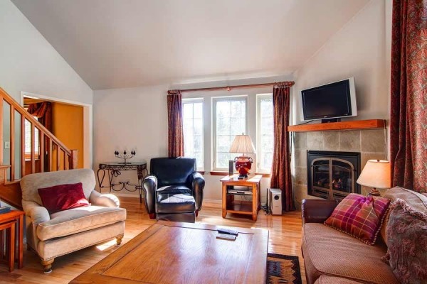 [Image: Snowshoe Chalet Luxury 3BR Th on Peak 7 Wifi Hot Tub Breckenridge Lodging]