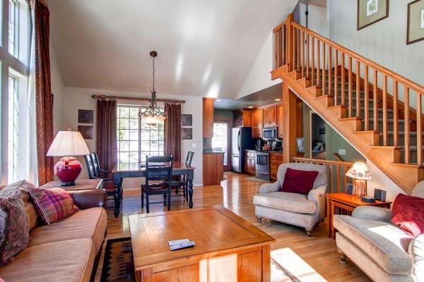 [Image: Snowshoe Chalet Luxury 3BR Th on Peak 7 Wifi Hot Tub Breckenridge Lodging]