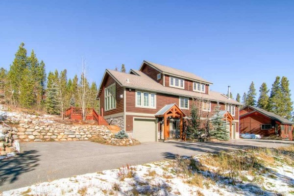 [Image: Snowshoe Chalet Luxury 3BR Th on Peak 7 Wifi Hot Tub Breckenridge Lodging]