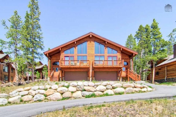 [Image: Luxury Mountain Home with Hot Tub, Heated Deck, and Gorgeous Mountain Views: Firelight Luxury]