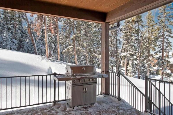 [Image: Fabulous New Ski House - Fuller Placer]