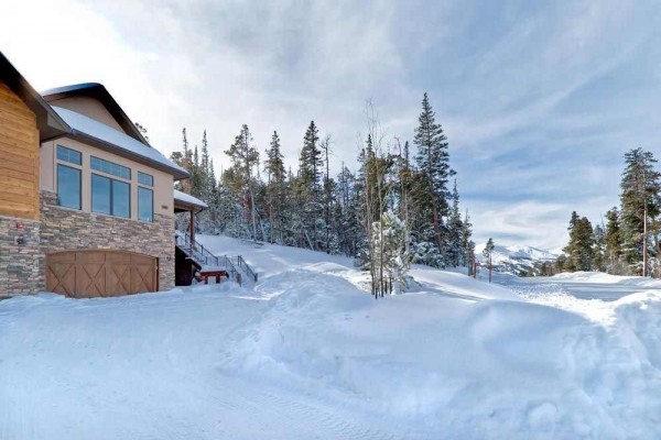 [Image: Fabulous New Ski House - Fuller Placer]