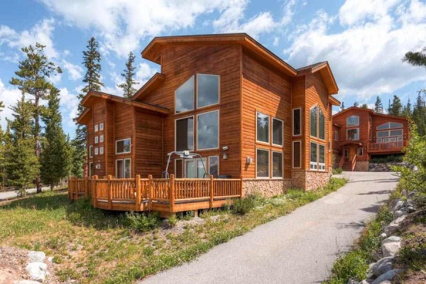 [Image: Fair Mountain Retreat - 4 Bedroom / 3 Bath Rustic Modern Home that Sleeps up 13]