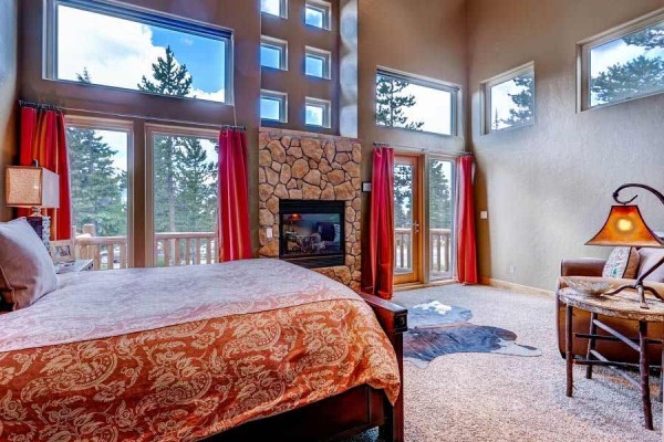 [Image: Fair Mountain Retreat - 4 Bedroom / 3 Bath Rustic Modern Home that Sleeps up 13]