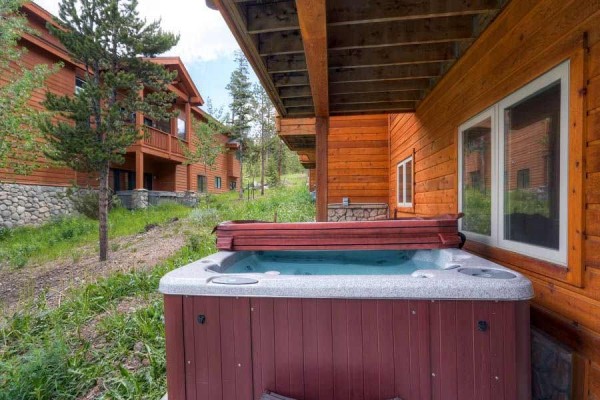 [Image: Fair Mountain Retreat - 4 Bedroom / 3 Bath Rustic Modern Home that Sleeps up 13]