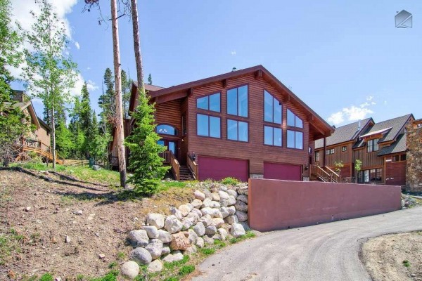 [Image: Spacious Mountain Home with Amazing Views, Hot Tub, Free Shuttle: Sundara Place]