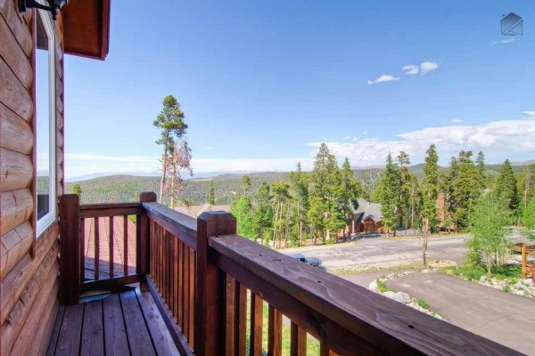 [Image: Spacious Mountain Home with Amazing Views, Hot Tub, Free Shuttle: Sundara Place]