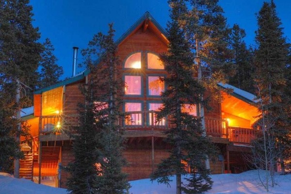 [Image: Chalet De Neige: 5 BR / 3.0 BA House in Breckenridge, Sleeps 14]