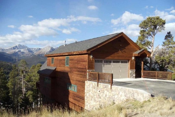 [Image: Mountain Contemporary House with 180 Degree Views]