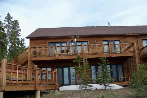[Image: 'Oh My' Views from This Luxury, 4BR Home- Book Summer Now and Save 20%!]