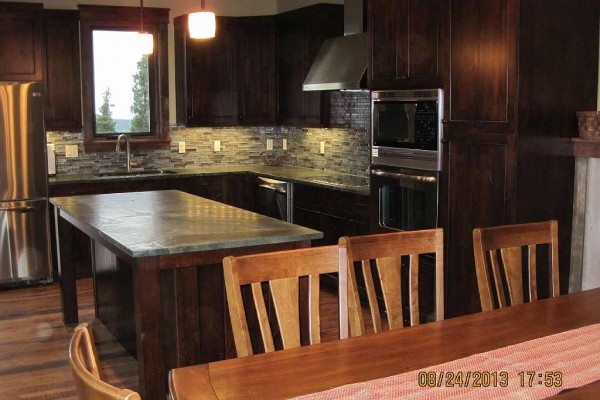 [Image: Private Hot Tub, Great Views, Pines Trees, Wi-Fi, Free Shuttle, 3 Bed / 3 Bath]