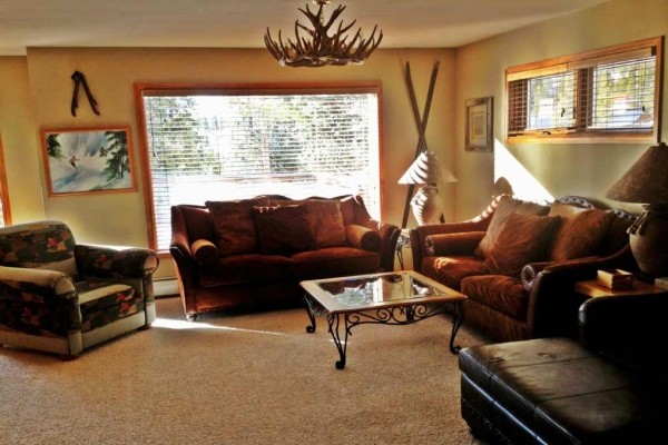 [Image: Rustic &amp; Cozy Newer Home W/ Pristine Views, Hot Tub &amp; Free Shuttle Service]