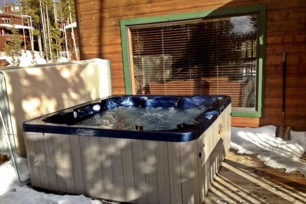 [Image: Rustic &amp; Cozy Newer Home W/ Pristine Views, Hot Tub &amp; Free Shuttle Service]