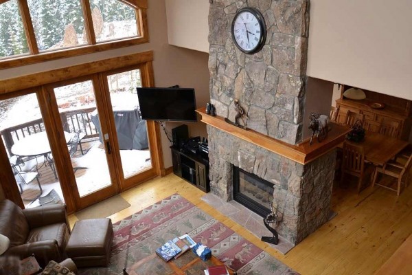 [Image: Spectacular Views of Breckenridge, 4 Bed 4 Bath, Private Hot Tub,]